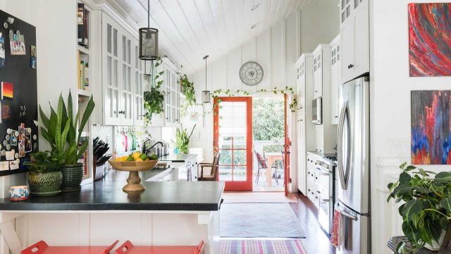 Innovative Kitchen Hacks for Efficient Paper Towel Storage