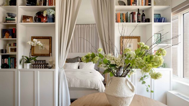 Transform Your Home Decor with Innovative Wall Flower Displays