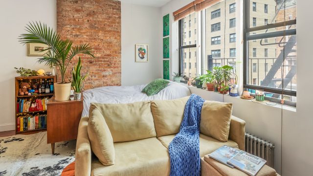Innovative Space Solutions: Transforming Small Living Rooms