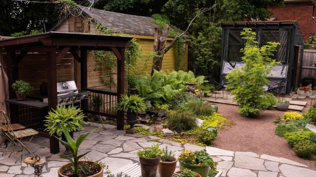 Transform Your Outdoor Space with Cozy Backyard Retreats