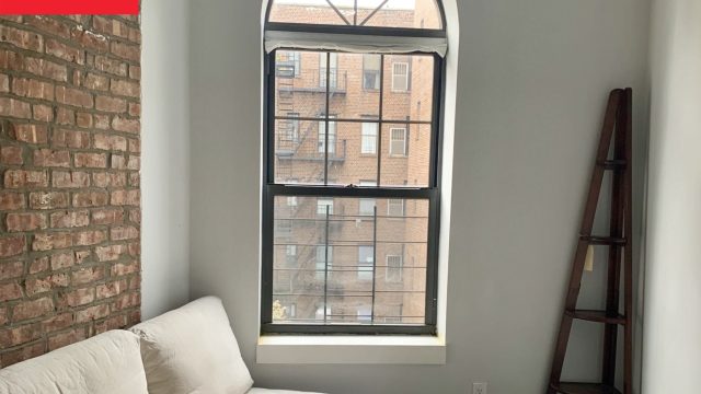 Maximizing Space: Transforming a Cozy NYC Living Room