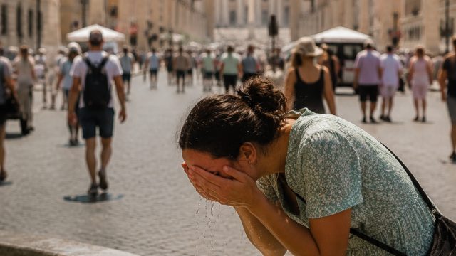 Europe Faces Record Heatwaves: The Impacts on Daily Life and Economy | maxwin 89 slot, play slot mac